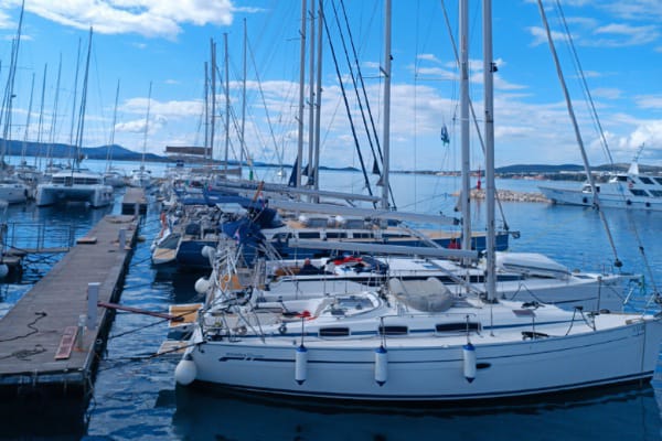 The Insider's Guide to Buying a Yacht or Boat  Essential Tips for Savvy Buyers